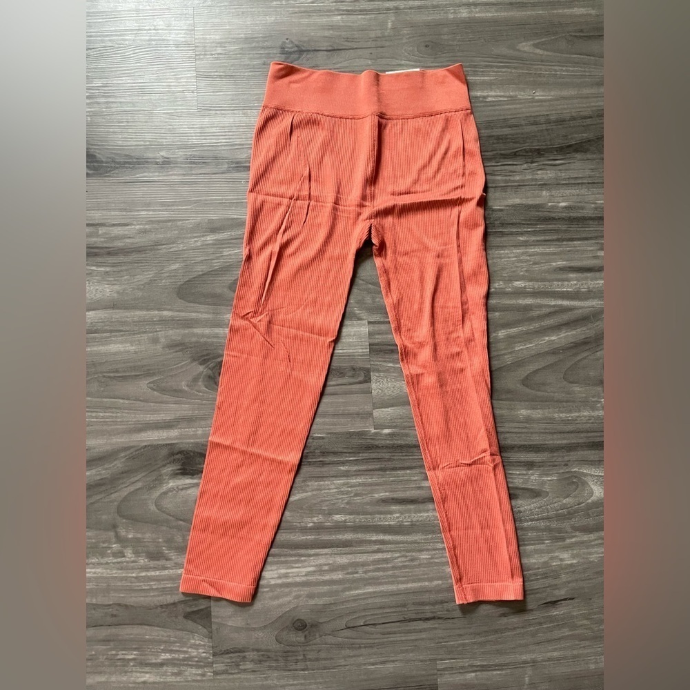 New with tags medium leggings